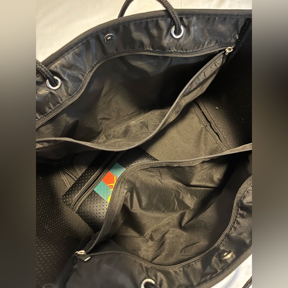 Peace Love Fashion Shoulder Bag - Picture 2 of 6